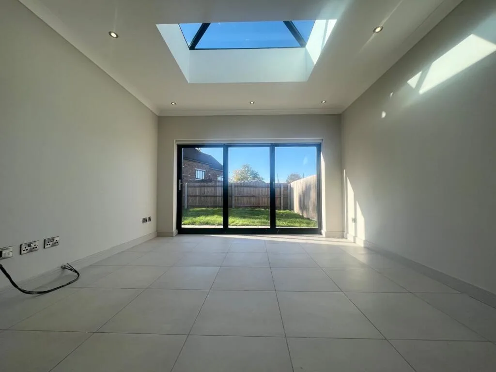 5 bedroom detached house for rent