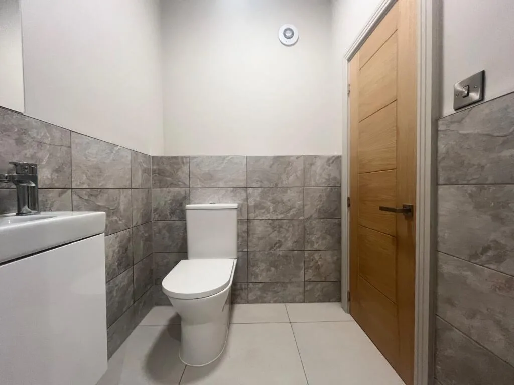5 bedroom detached house for rent