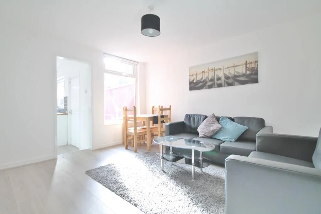4 bedroom terraced house for rent
