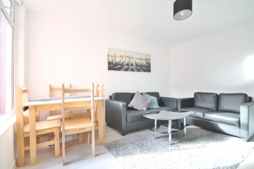 4 bedroom terraced house for rent