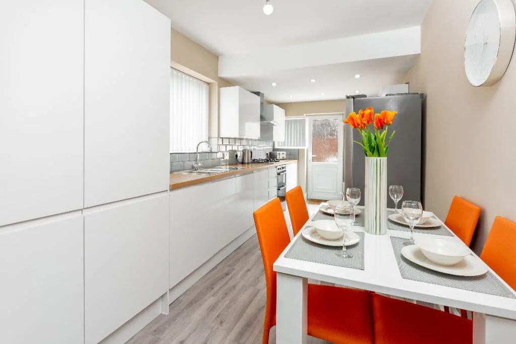 5 bedroom terraced house for rent