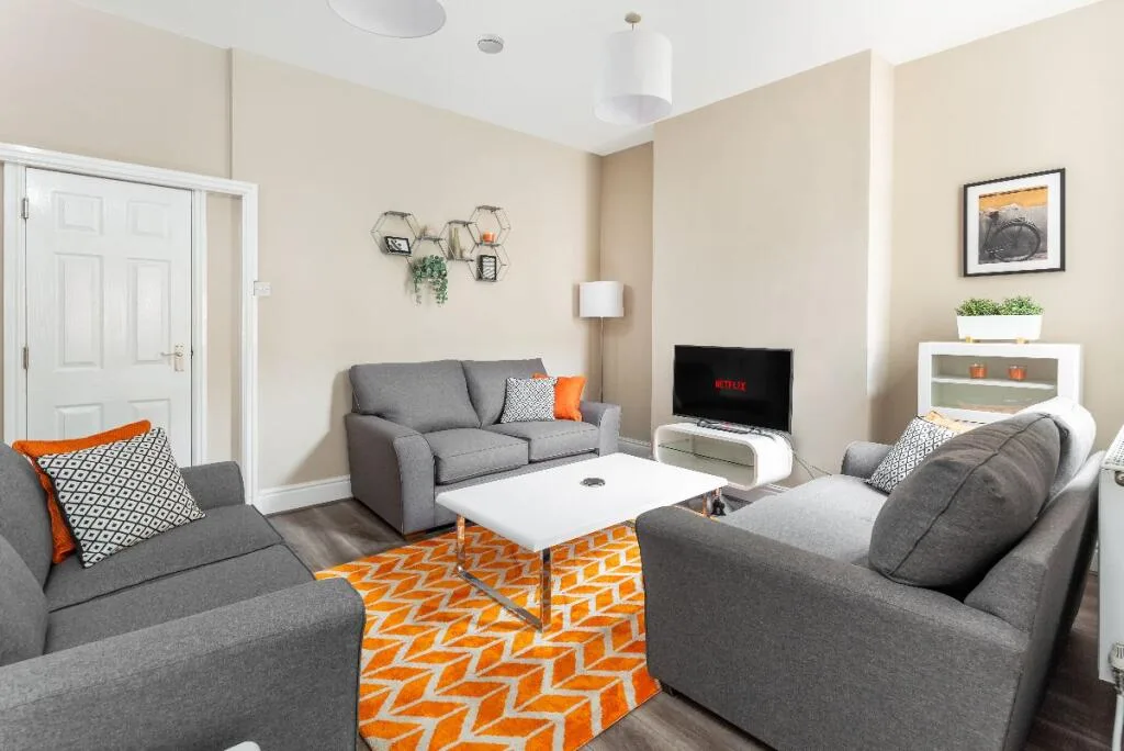 5 bedroom terraced house for rent