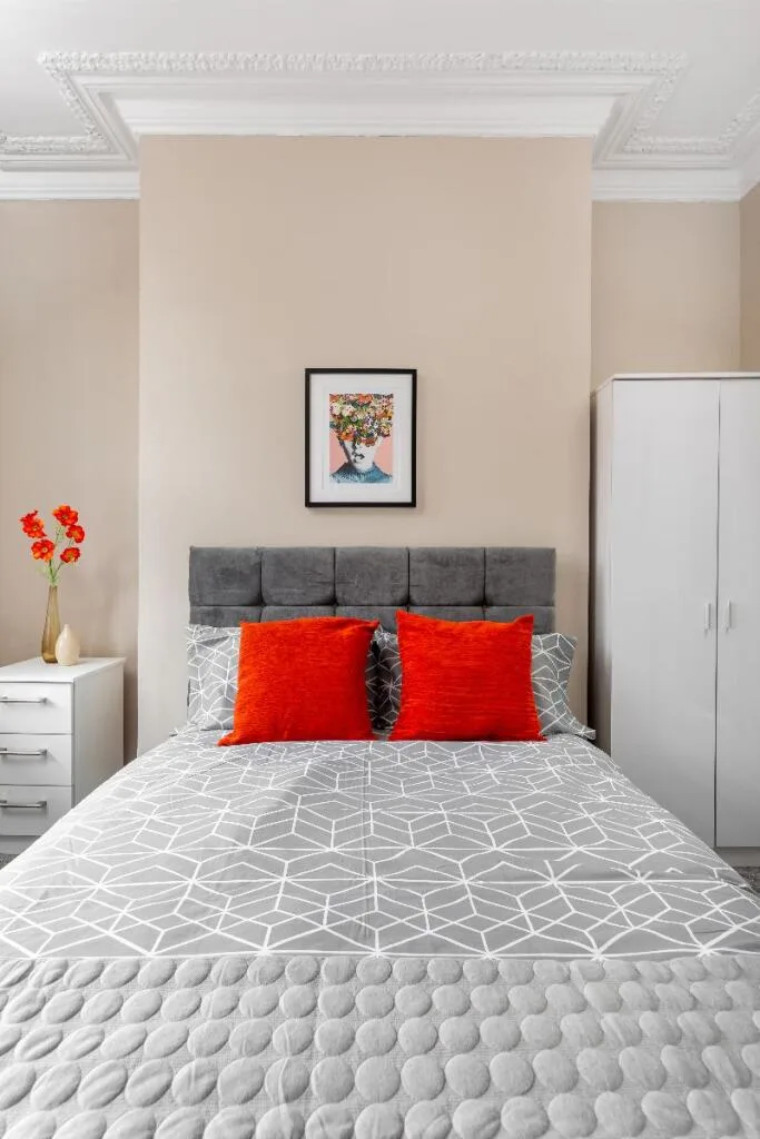 5 bedroom terraced house for rent