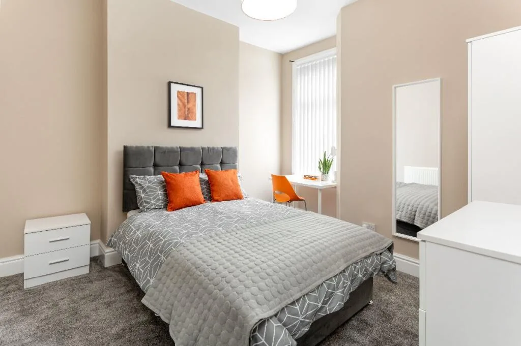 5 bedroom terraced house for rent