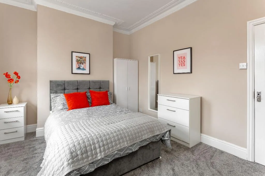 5 bedroom terraced house for rent