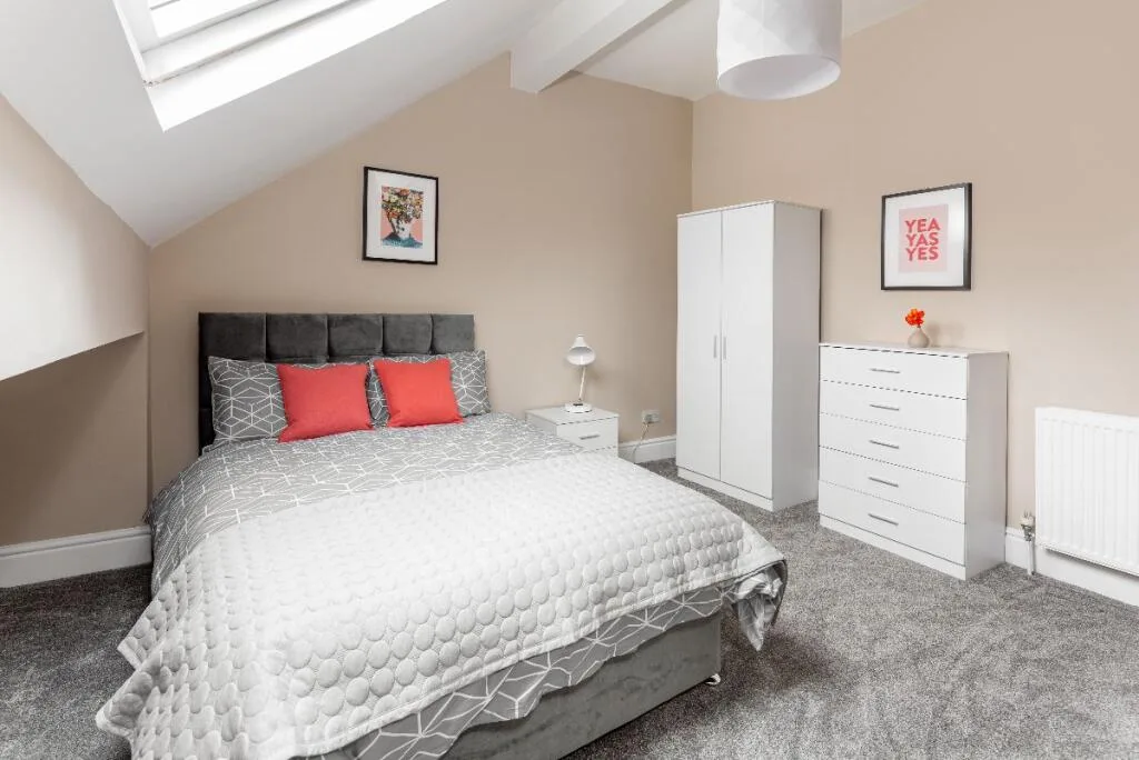 5 bedroom terraced house for rent