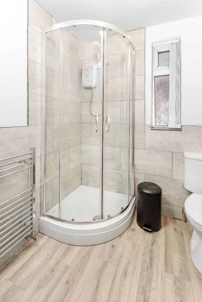 5 bedroom terraced house for rent