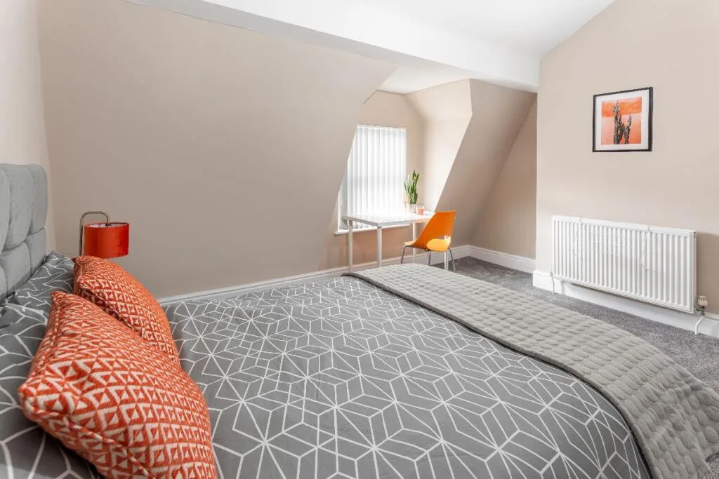 5 bedroom terraced house for rent