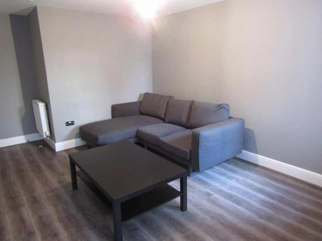 5 bedroom terraced house for rent