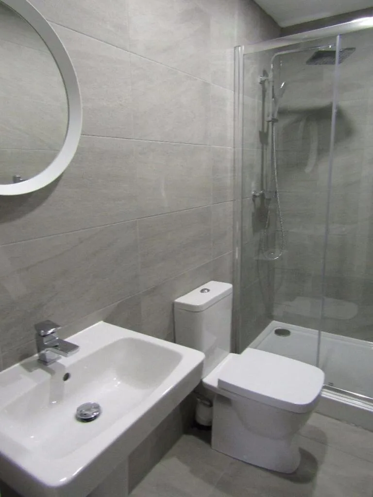 5 bedroom terraced house for rent