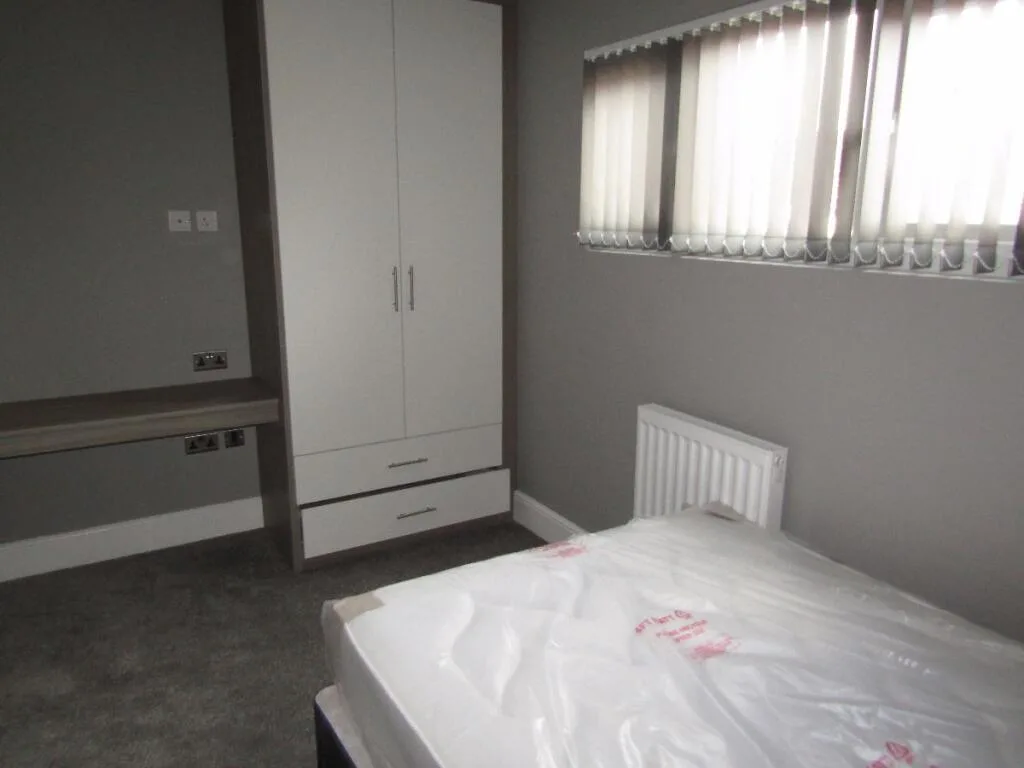 5 bedroom terraced house for rent