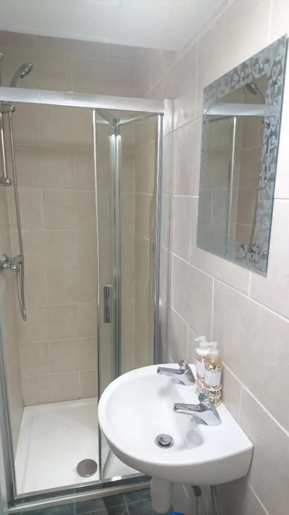 5 bedroom terraced house for rent
