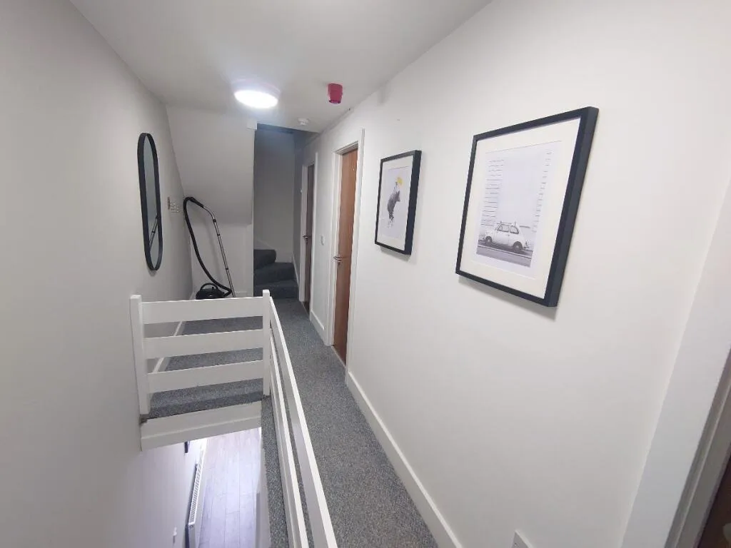 5 bedroom terraced house for rent