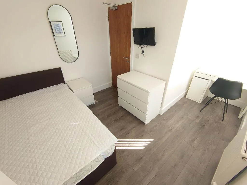 5 bedroom terraced house for rent