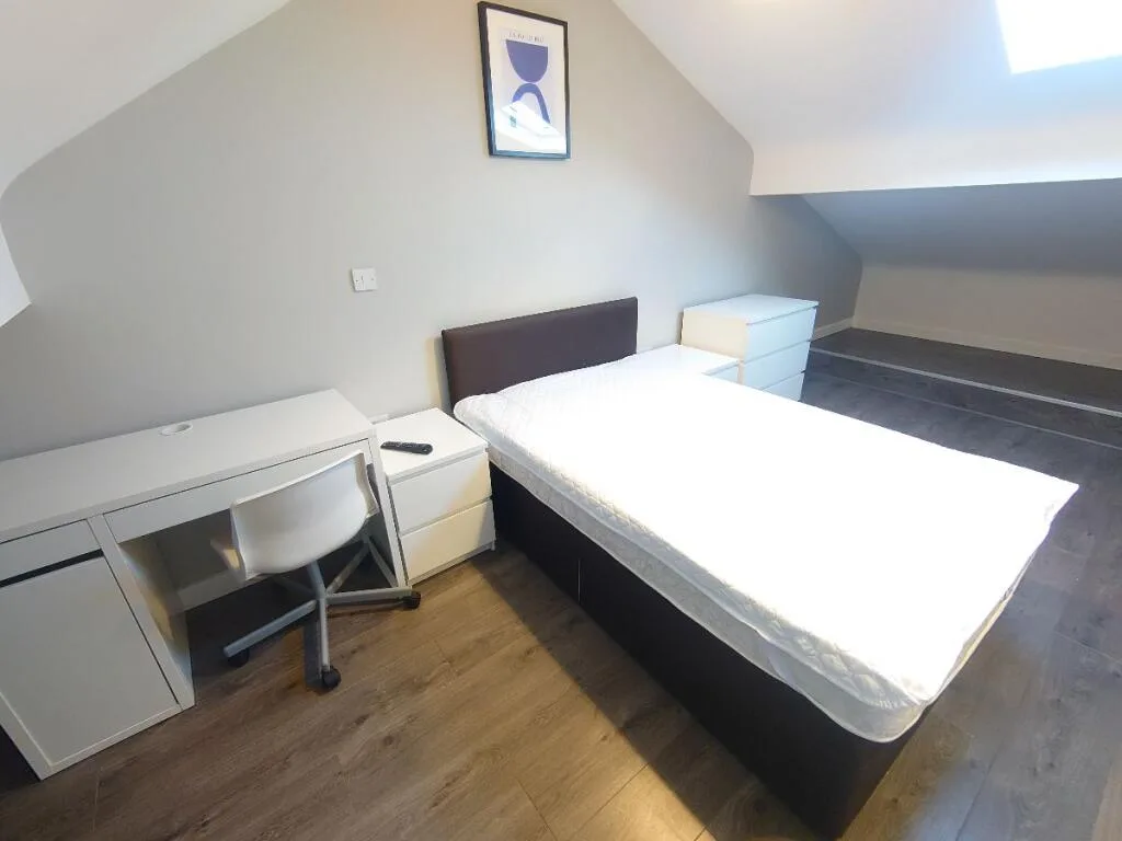 5 bedroom terraced house for rent