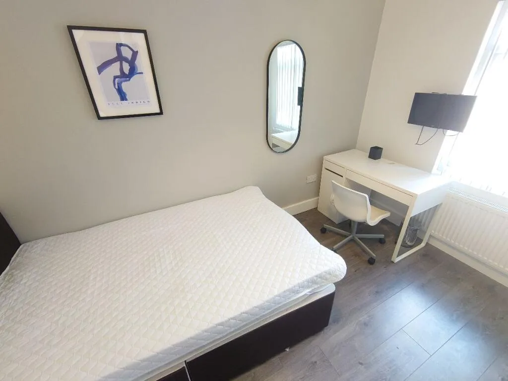 5 bedroom terraced house for rent