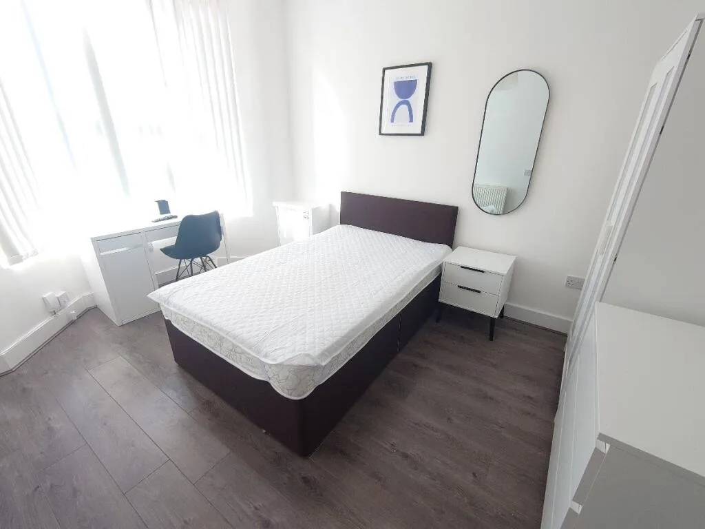 5 bedroom terraced house for rent