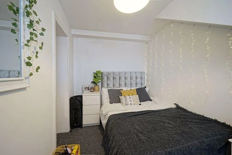 3 bedroom end of terrace house for rent