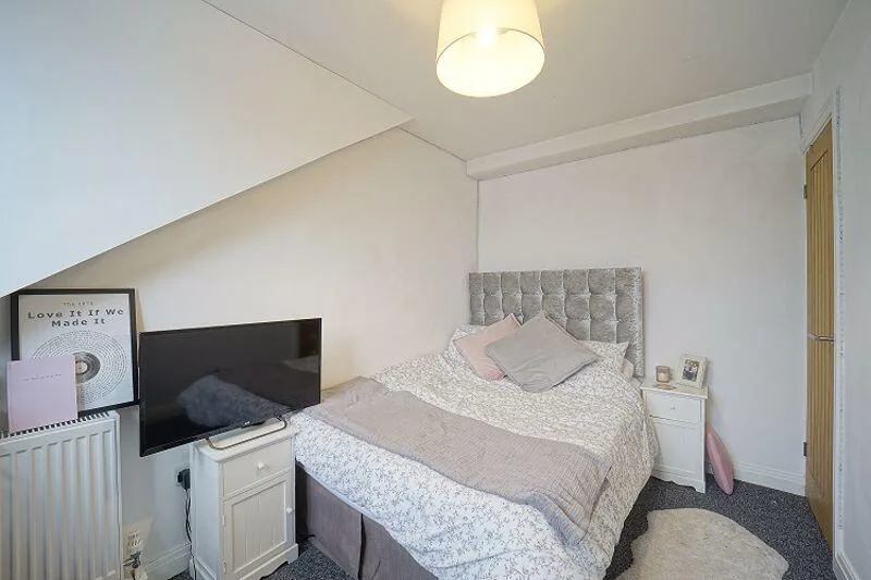 3 bedroom end of terrace house for rent