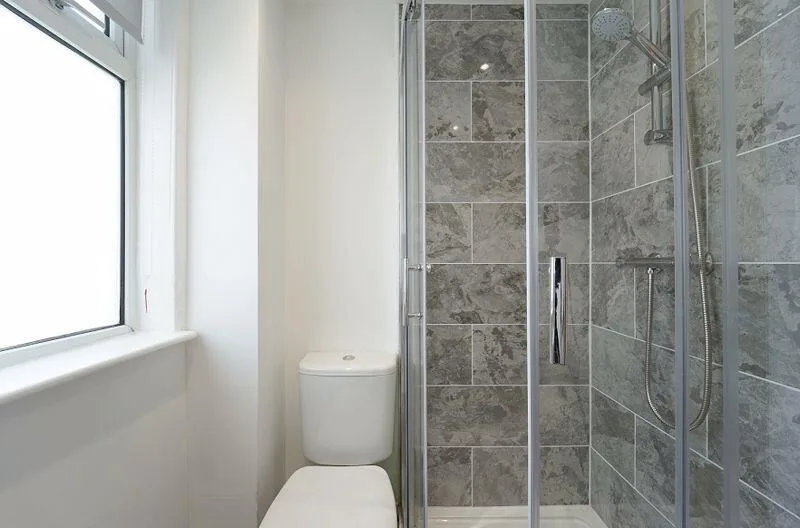 5 bedroom semi-detached house for rent