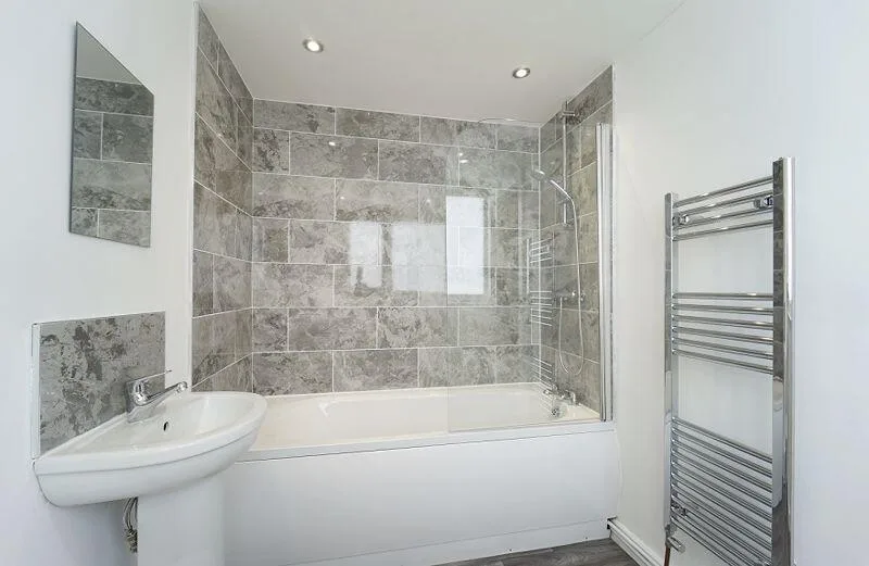 5 bedroom semi-detached house for rent