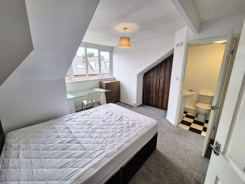 4 bedroom terraced house for rent