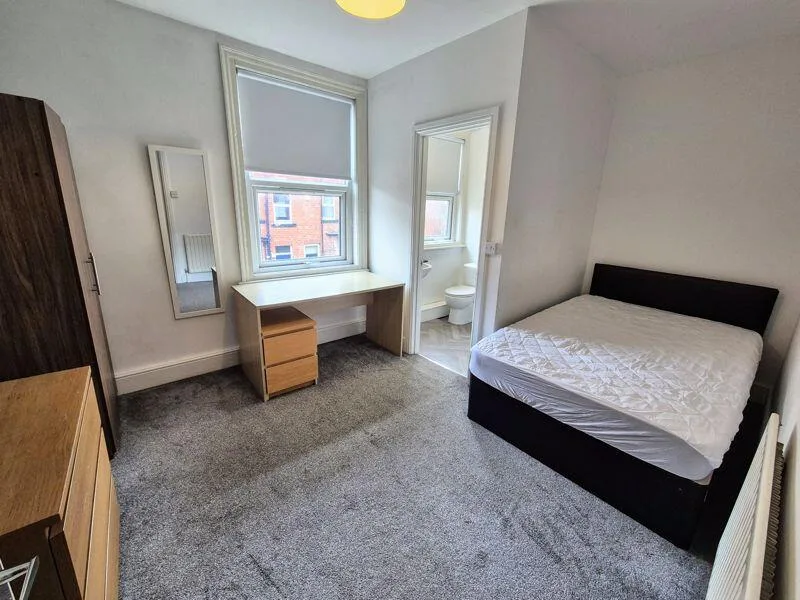 4 bedroom terraced house for rent