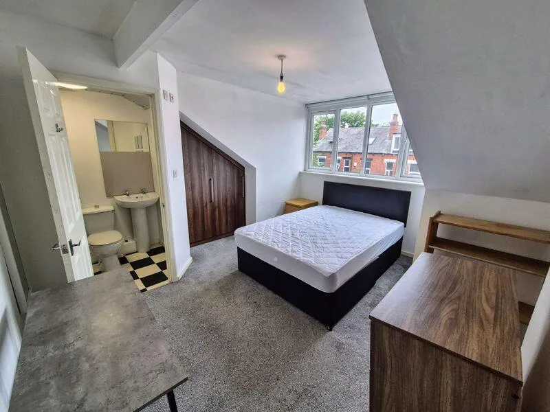 4 bedroom terraced house for rent
