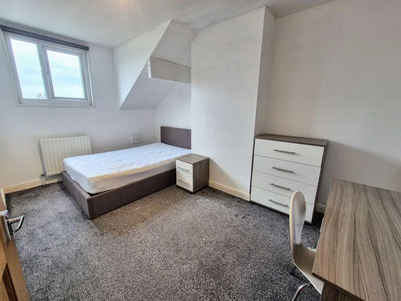 4 bedroom terraced house for rent