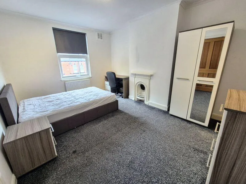 4 bedroom terraced house for rent