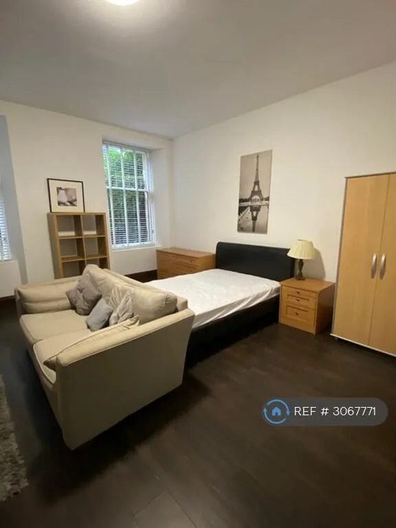 Studio flat for rent