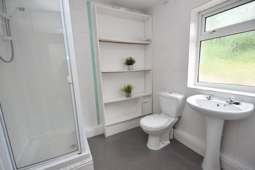 6 bedroom house for rent