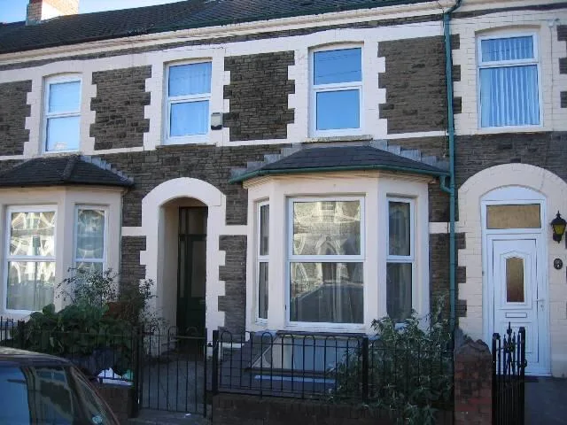 6 bedroom house for rent