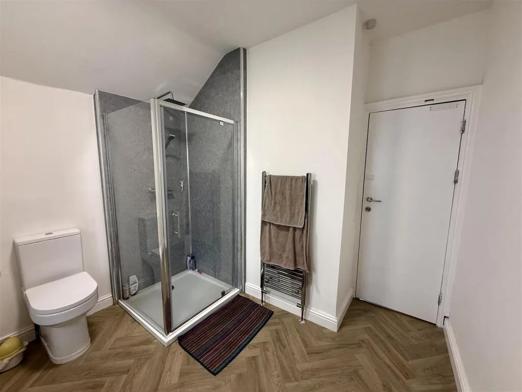 6 bedroom house for rent