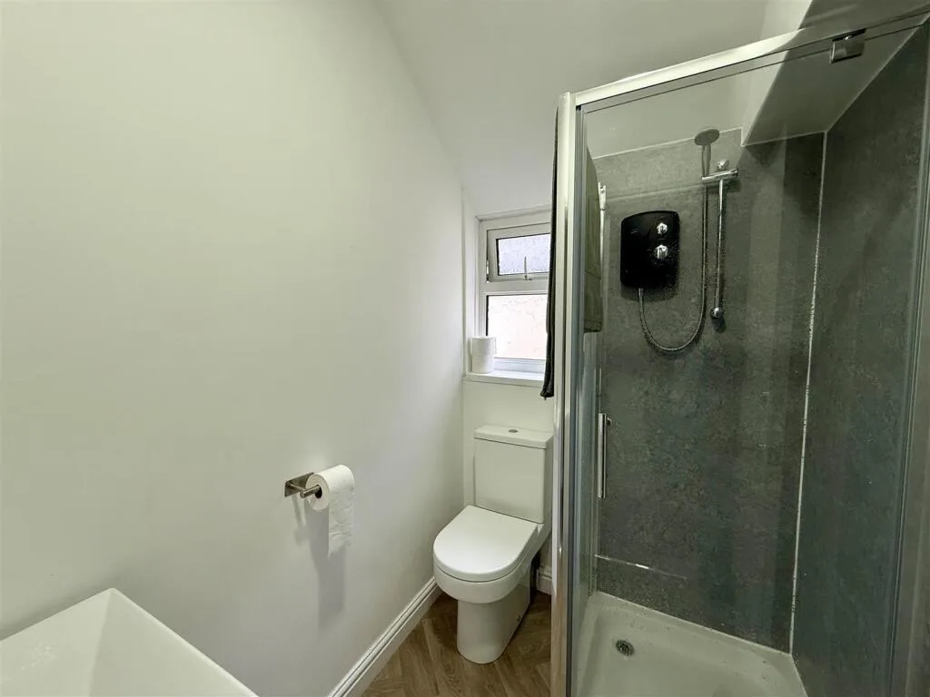 6 bedroom house for rent