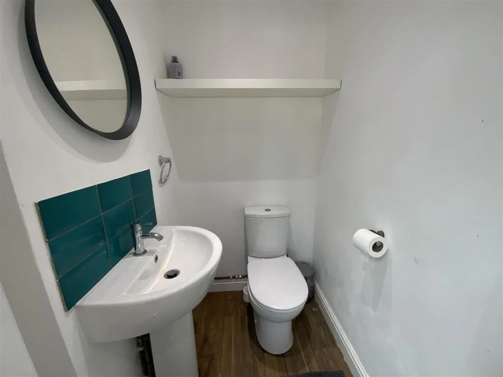 6 bedroom house for rent