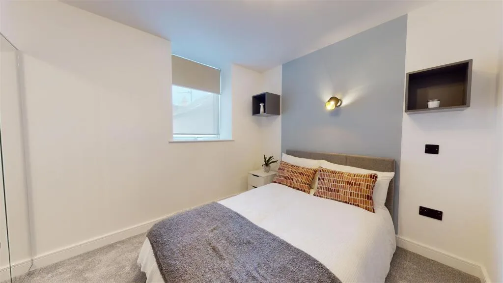 8 bedroom house for rent