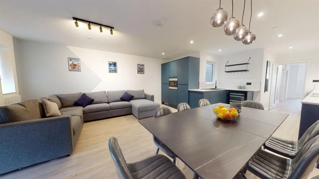 8 bedroom house for rent