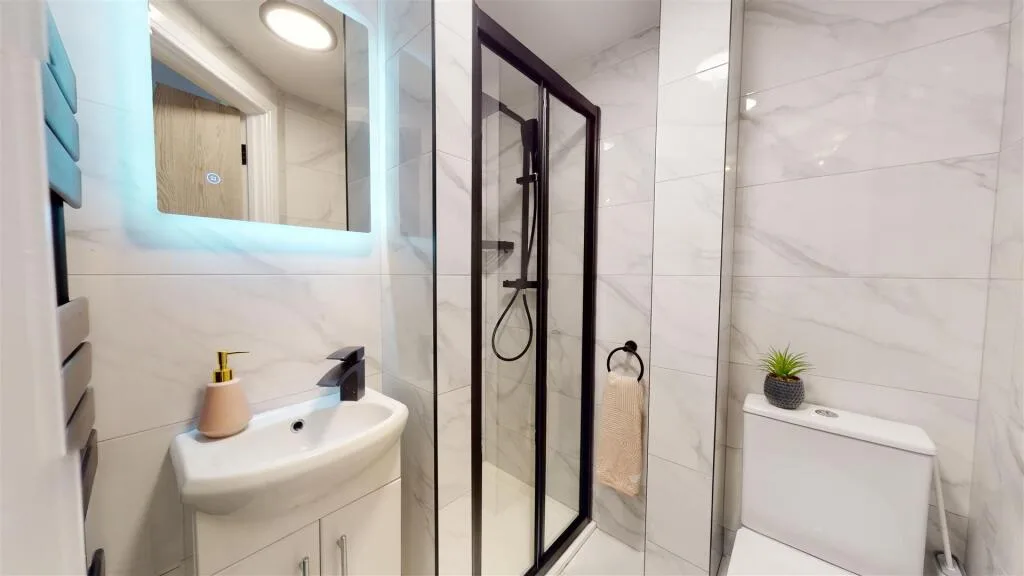 8 bedroom house for rent