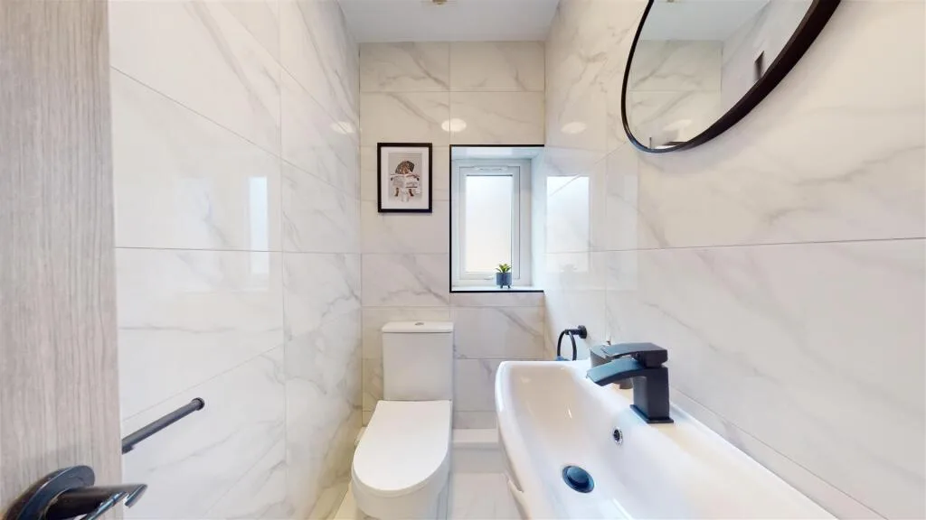8 bedroom house for rent