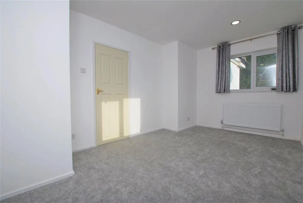 2 bedroom end of terrace house for rent