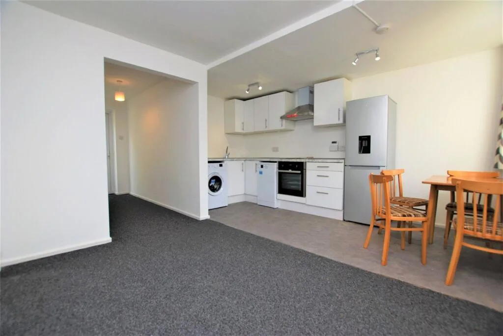 2 bedroom end of terrace house for rent