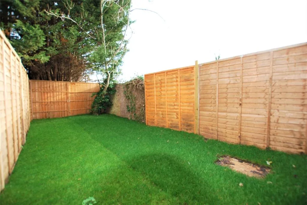 2 bedroom end of terrace house for rent