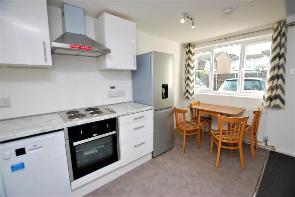 2 bedroom end of terrace house for rent