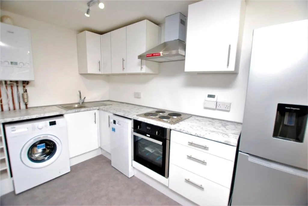 2 bedroom end of terrace house for rent