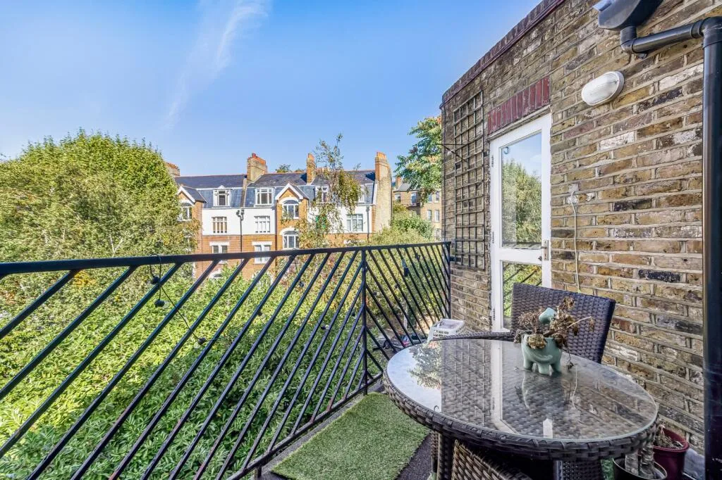 2 bedroom flat for rent