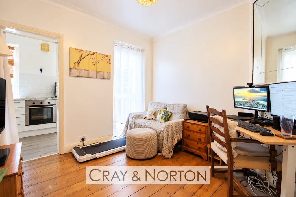 1 bedroom maisonette for rent