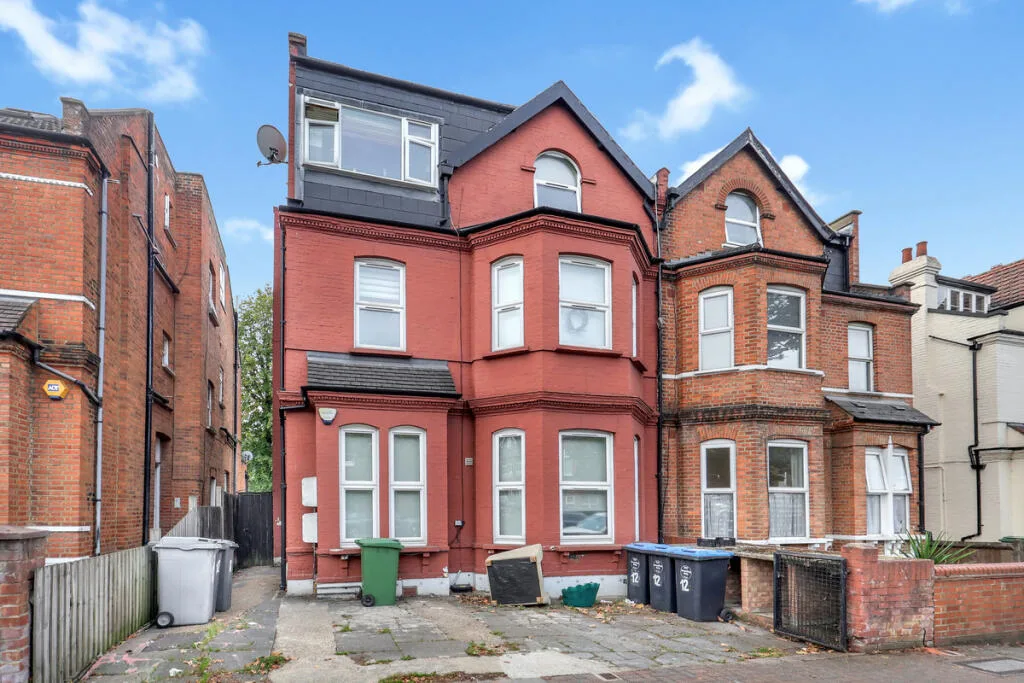 3 bedroom flat for rent