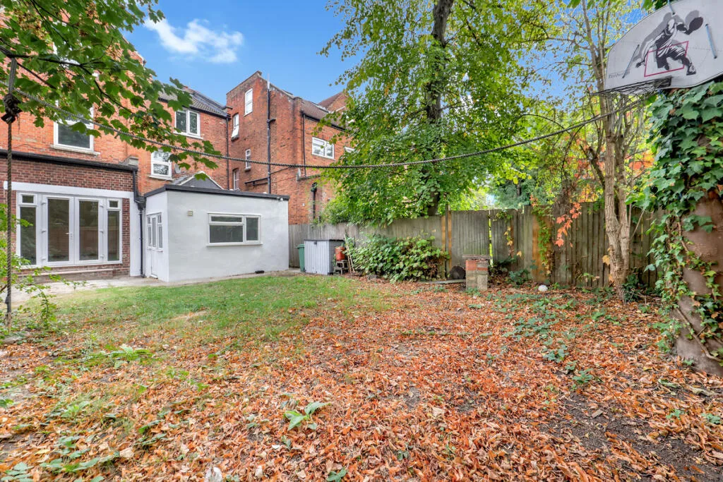 3 bedroom flat for rent