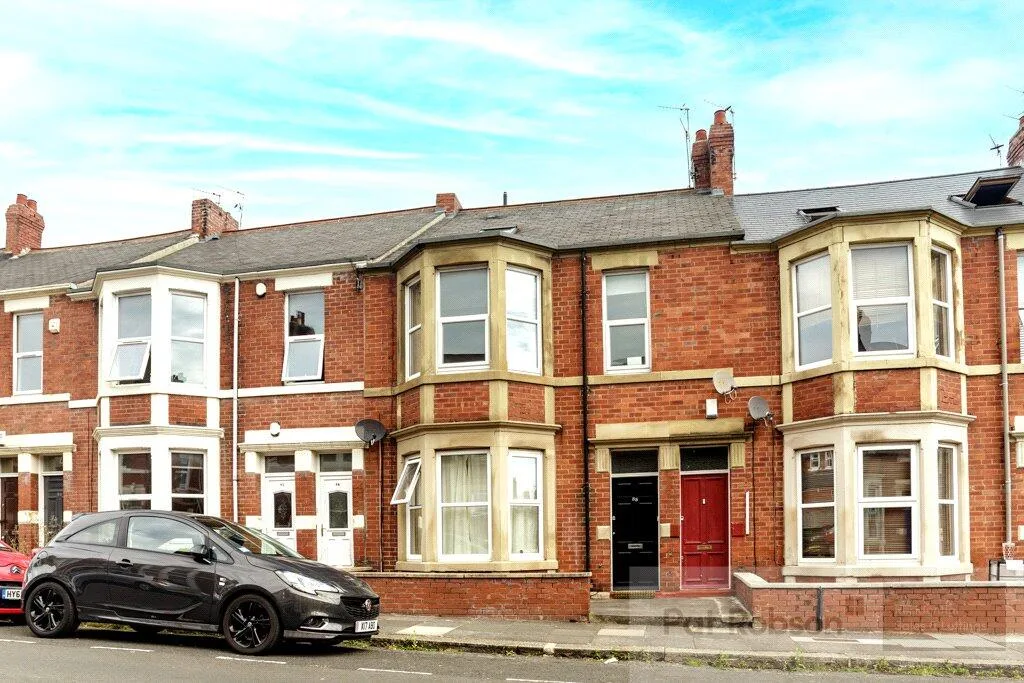 6 bedroom maisonette for rent